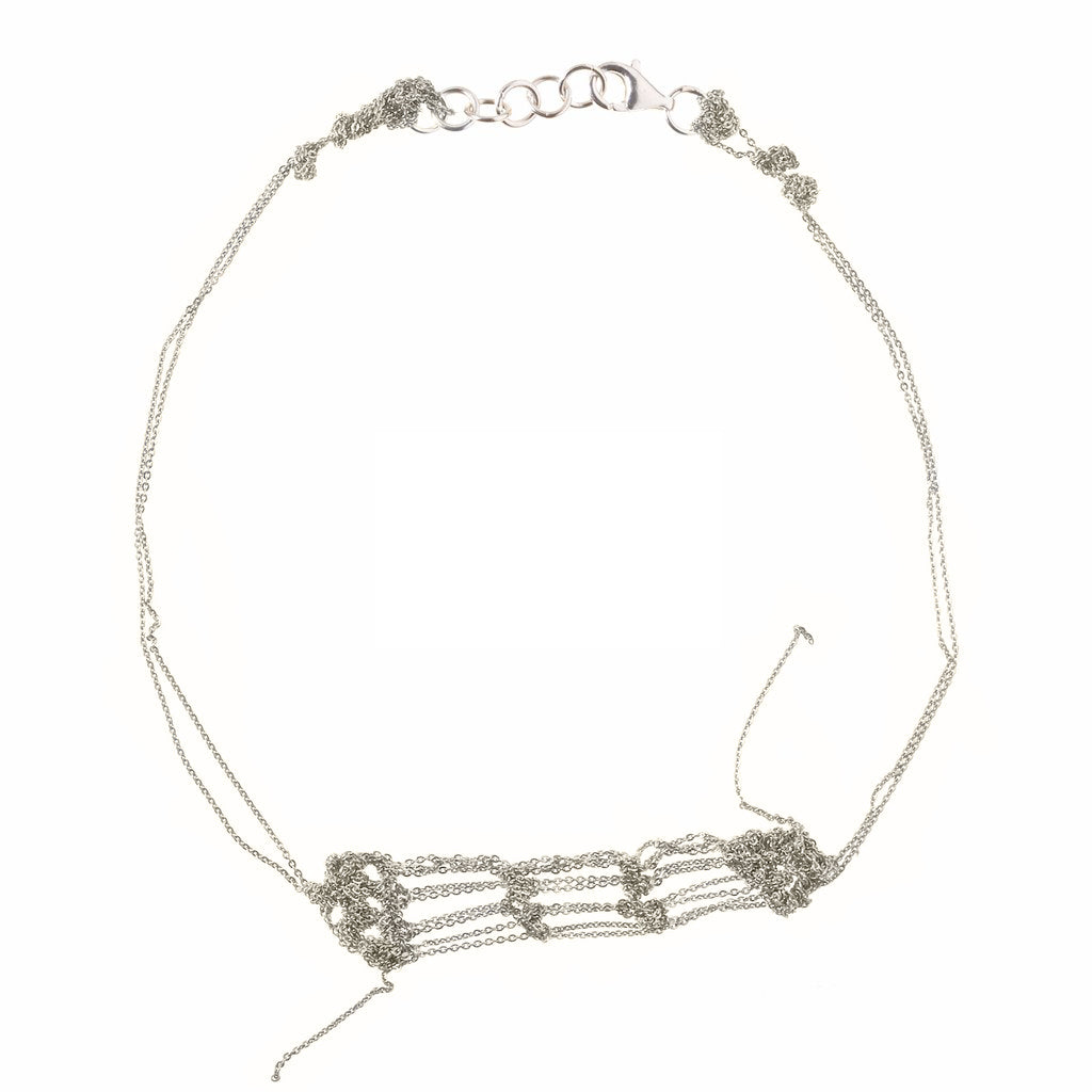 Clasped Bare Frame Necklace in Silver